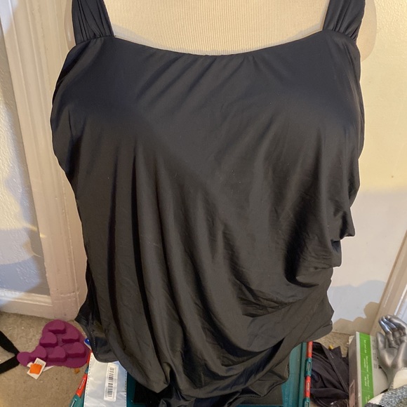 New with tags Jantzen Glamour Maillot Cap-Sleeve One-Piece Swimsuit Black 22W - Picture 4 of 16